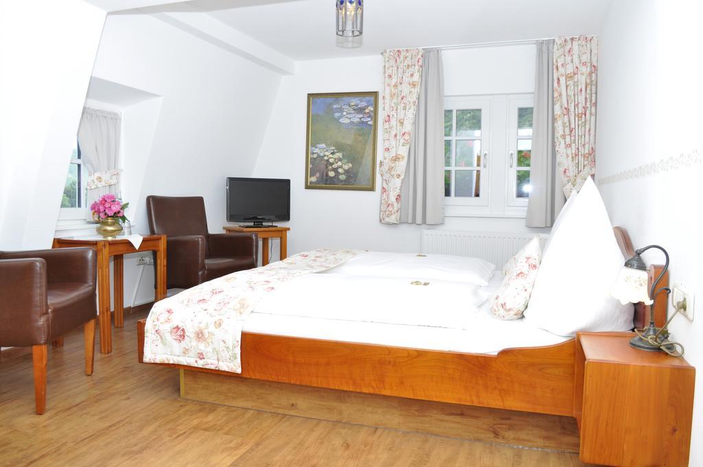Altes Zollhaus Bed & Breakfast Байлщайн Екстериор снимка