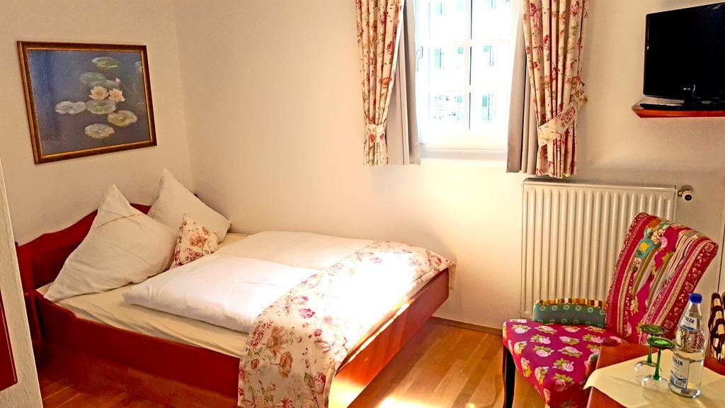 Altes Zollhaus Bed & Breakfast Байлщайн Екстериор снимка