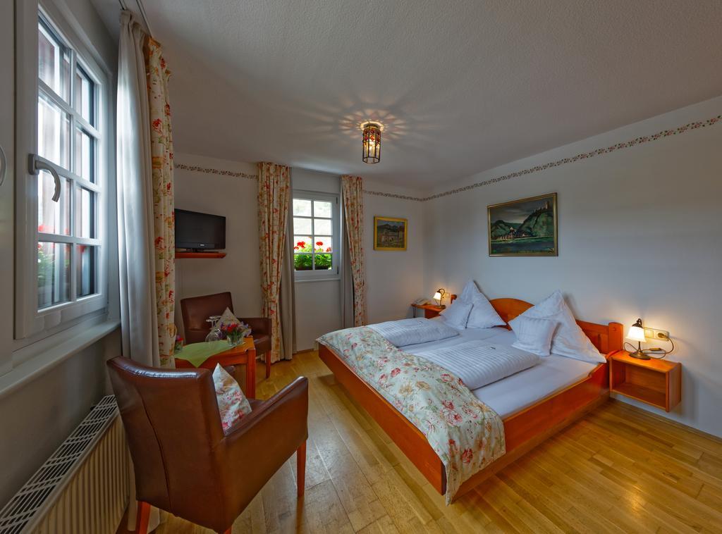 Altes Zollhaus Bed & Breakfast Байлщайн Екстериор снимка